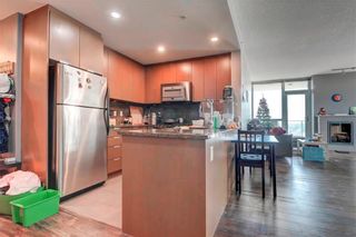 Photo 3: 1805 99 SPRUCE Place SW in Calgary: Spruce Cliff Apartment for sale : MLS®# C4245616