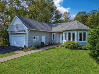 Photo 2: 115 Clearway Street in Mahone Bay: 405-Lunenburg County Residential for sale (South Shore)  : MLS®# 202320483