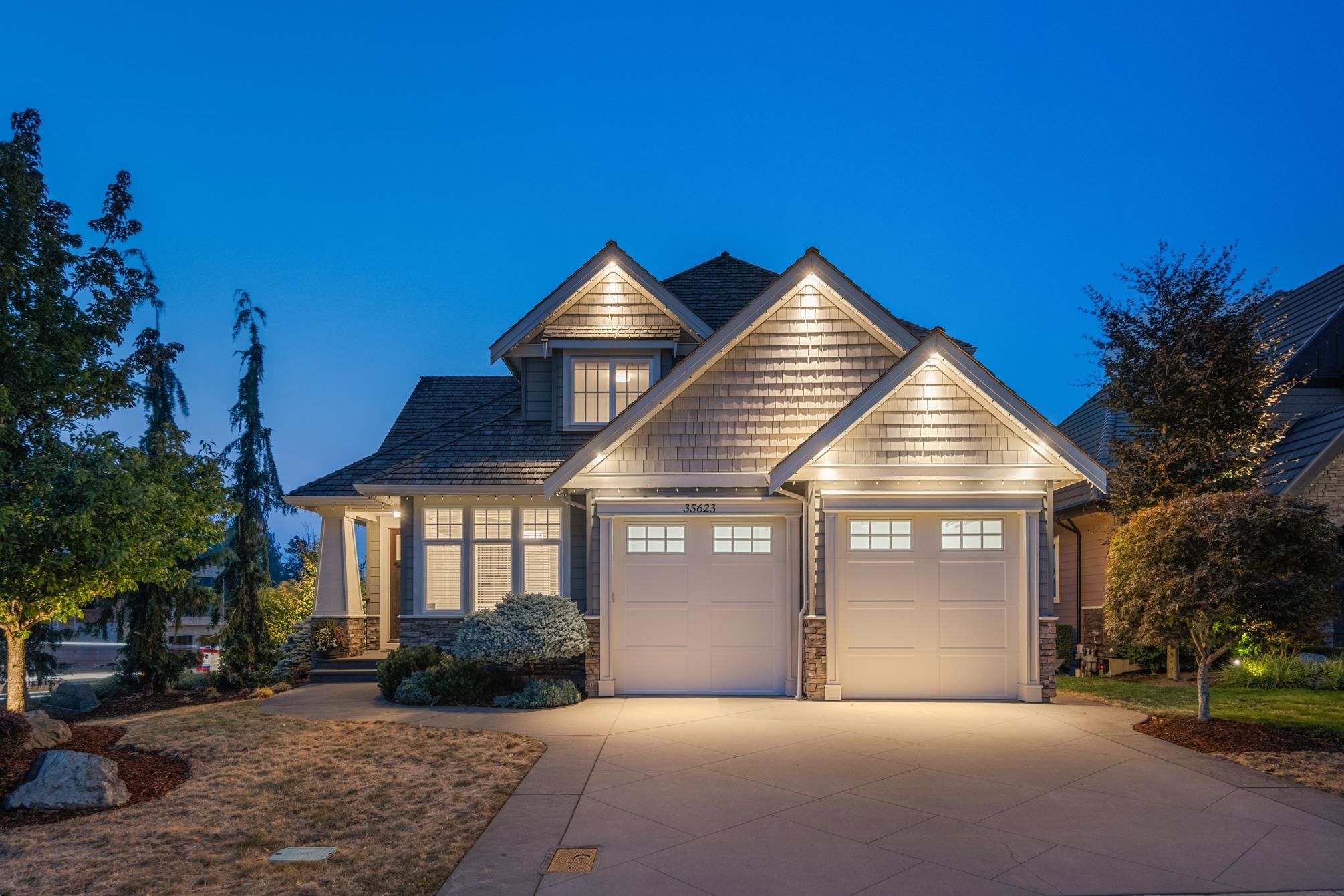 Main Photo: 35623 EAGLE VIEW Place in Abbotsford: Abbotsford East House for sale in "Eagle Mountain" : MLS®# R2809964