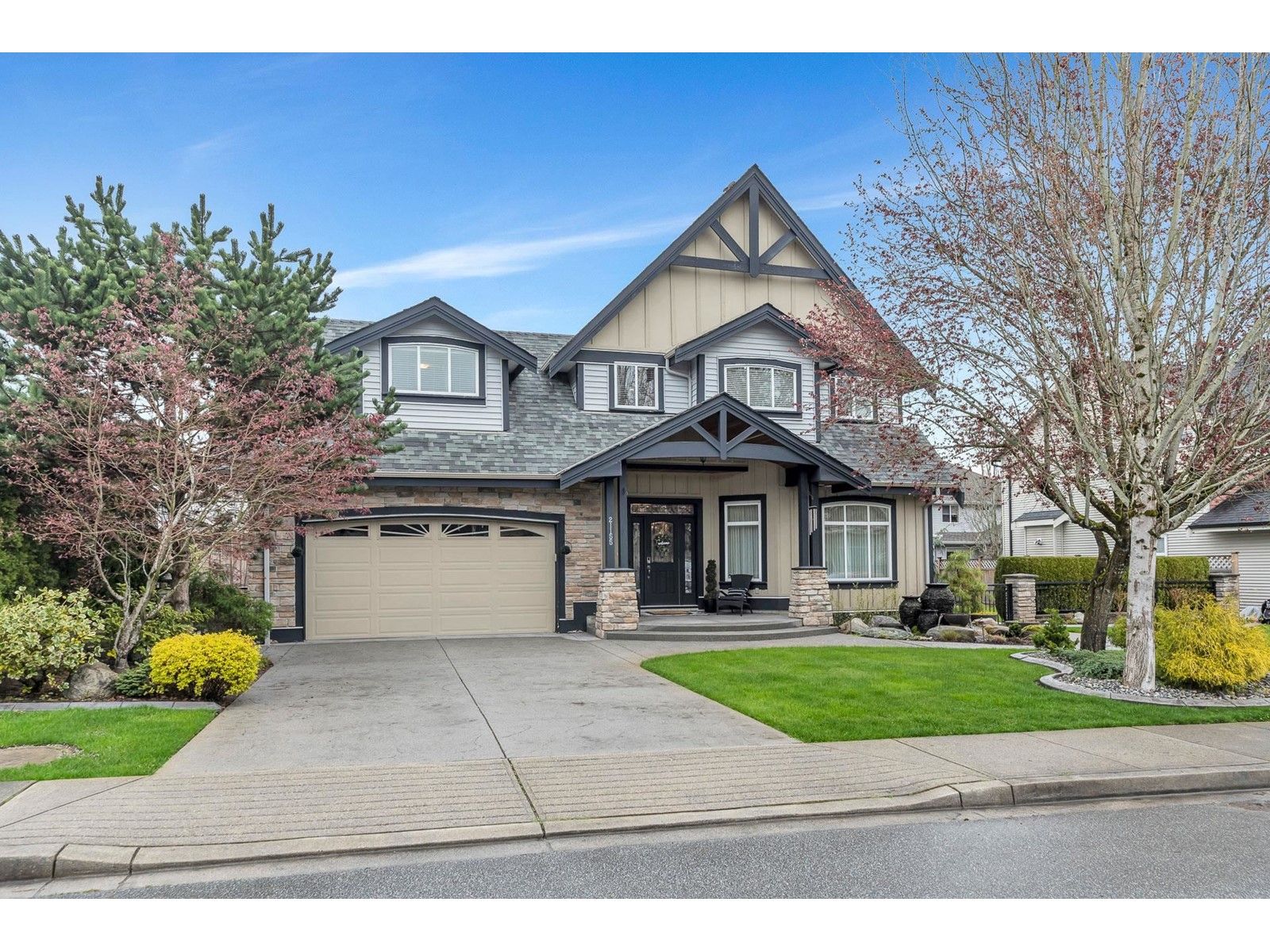 Main Photo: 21155 81A AVENUE in Langley: House for sale : MLS®# R2773078