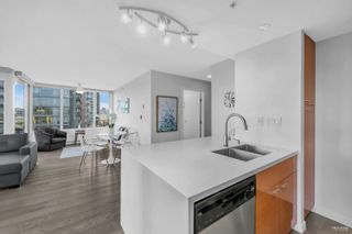 Photo 17: 803 33 SMITHE Street in Vancouver: Yaletown Condo for sale in "COOPER'S LOOKOUT" (Vancouver West)  : MLS®# R2750805