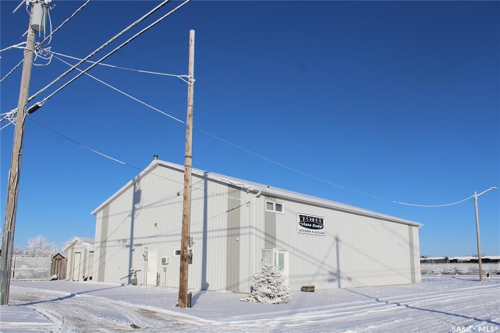 Main Photo: 202 1st Avenue West in Wilkie: Commercial for sale : MLS®# SK954536