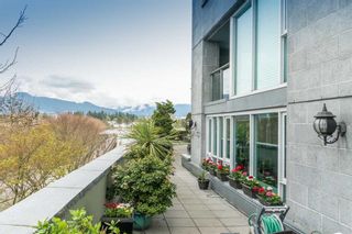 Photo 11: 306 560 CARDERO Street in Vancouver: Coal Harbour Condo for sale (Vancouver West)  : MLS®# R2879699