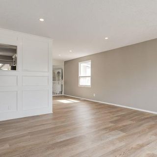 Photo 4: 56 Rundlefield Close NE in Calgary: Rundle Detached for sale : MLS®# A2052186