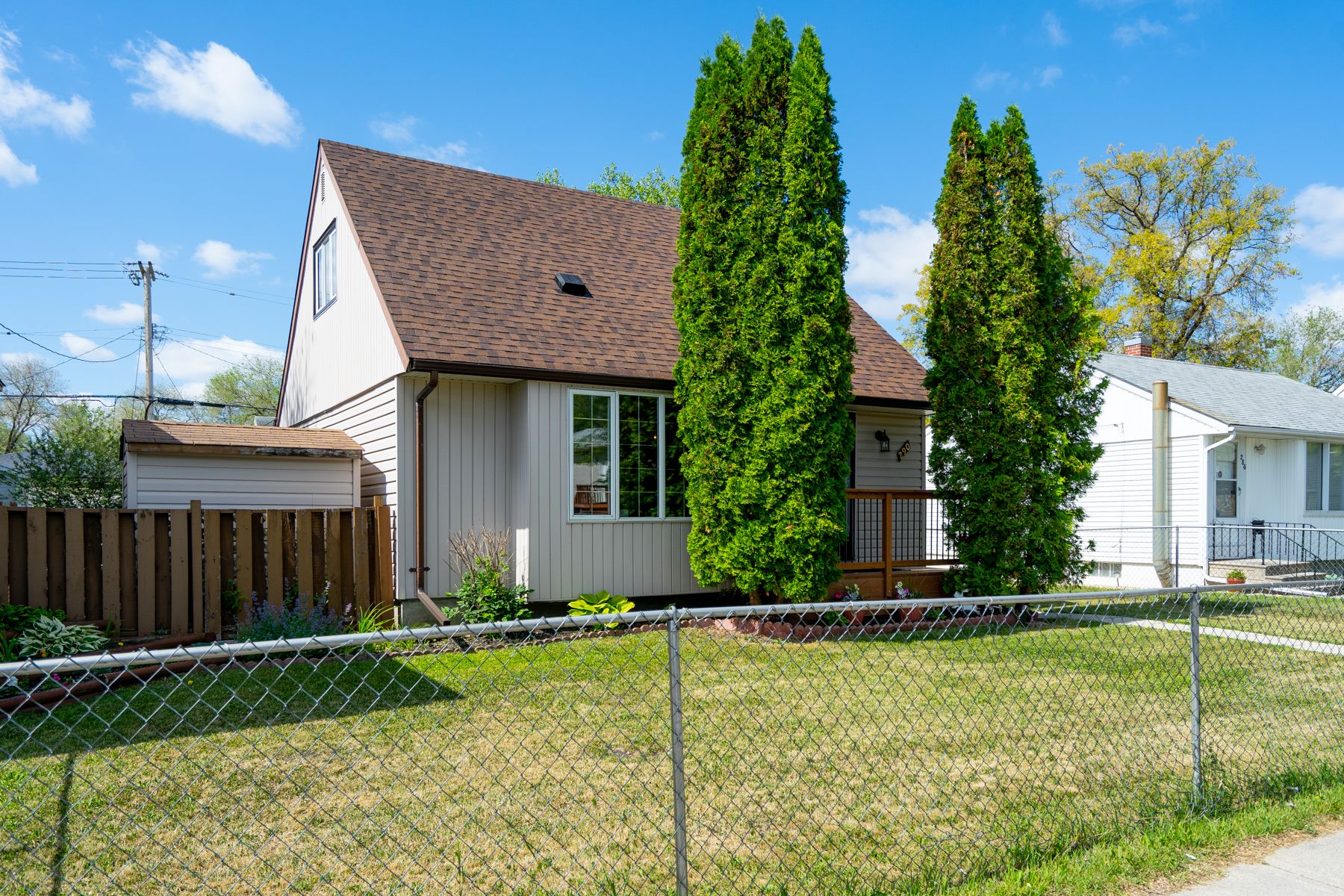 Main Photo: East Kildonan One and a Half Storey: House for sale (Winnipeg) 