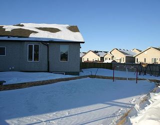 Photo 2: 31 YORKWOOD Drive in WINNIPEG: Windsor Park / Southdale / Island Lakes Residential for sale (South East Winnipeg)  : MLS®# 2901352