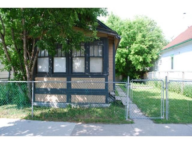 Main Photo: 575 Redwood Avenue in WINNIPEG: North End Residential for sale (North West Winnipeg)  : MLS®# 1314299