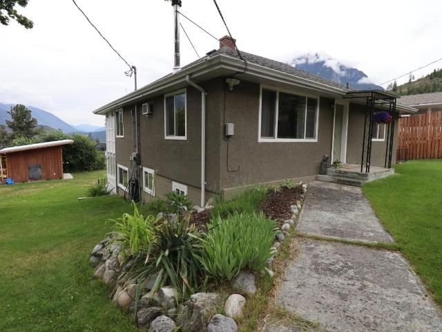 Main Photo: 668 COLUMBIA STREET: Lillooet House for sale (South West)  : MLS®# 168239