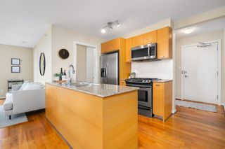 Photo 10: 701 2483 SPRUCE Street in Vancouver: Fairview VW Condo for sale in "SKYLINE ON BROADWAY" (Vancouver West)  : MLS®# R2691893