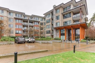 Photo 1: 101 1151 WINDSOR Mews in Coquitlam: New Horizons Condo for sale in "NEW HORIZONS" : MLS®# R2755199