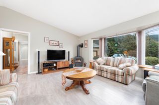 Photo 13: 41545 GOVERNMENT Road in Squamish: Brackendale House for sale : MLS®# R2751870