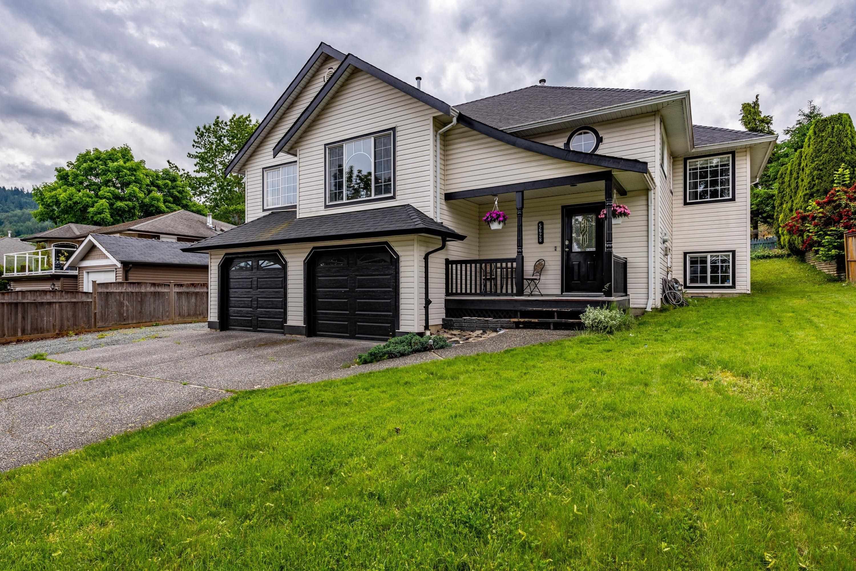 Main Photo: 5628 THORNHILL STREET in Sardis: Promontory House for sale : MLS®# R2697929