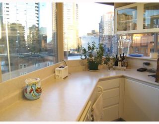Photo 4: 611 1177 HORNBY Street in Vancouver: Downtown VW Condo for sale in "LONDON PLACE" (Vancouver West)  : MLS®# V759818