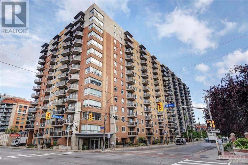 Main Photo: 429 SOMERSET STREET W UNIT#1401 in Ottawa: House for sale : MLS®# 1368578