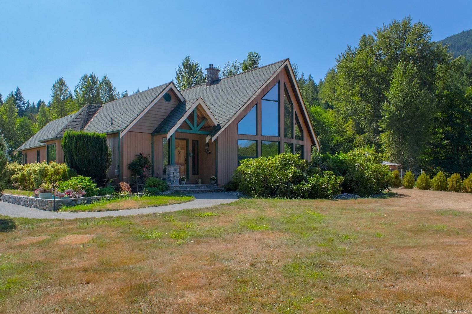 Main Photo: 3775 Mountain Rd in Cobble Hill: ML Cobble Hill House for sale (Malahat & Area)  : MLS®# 886261