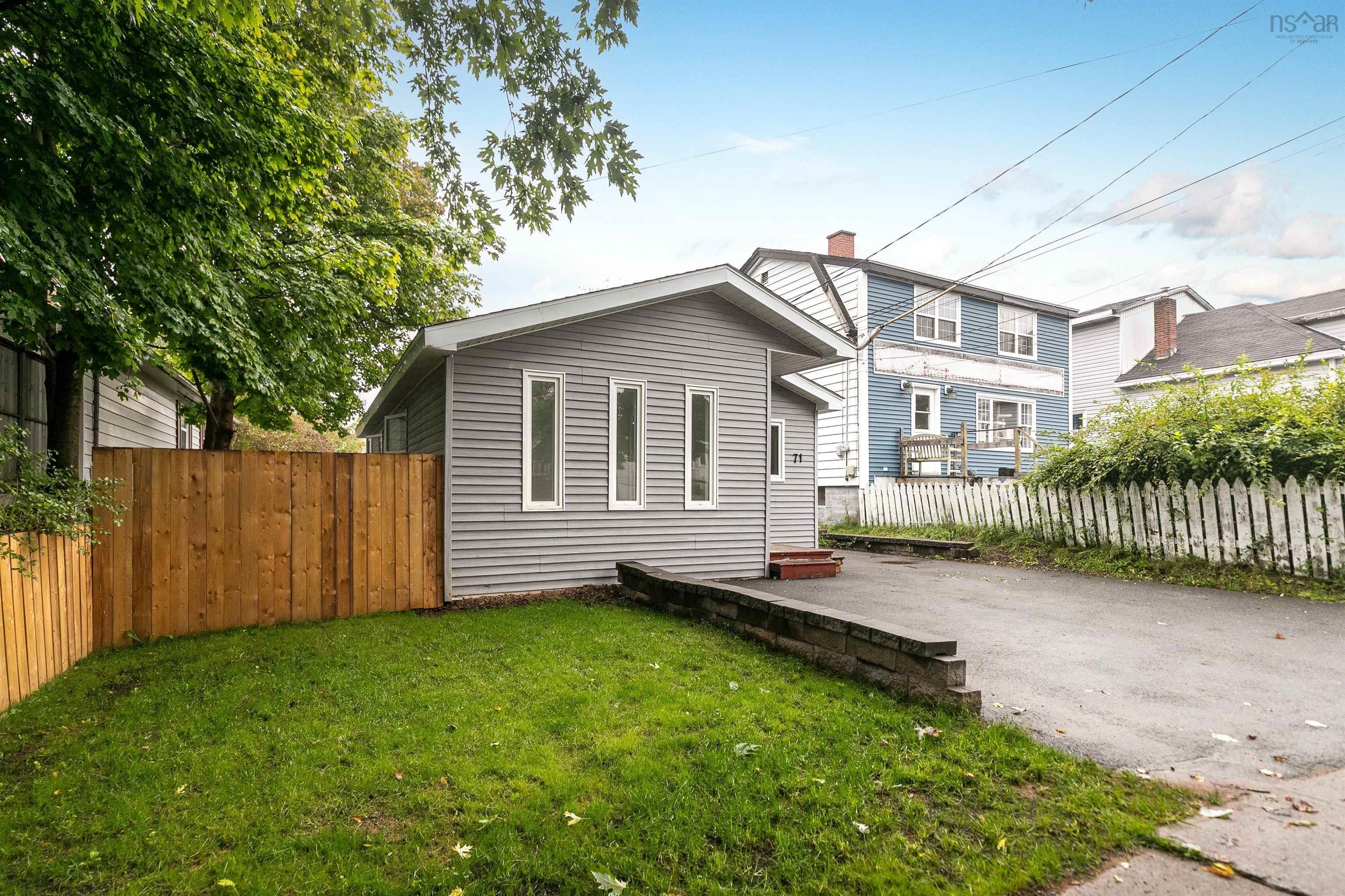 Main Photo: 71 Albro Lake Road in Dartmouth: 10-Dartmouth Downtown to Burnsid Residential for sale (Halifax-Dartmouth)  : MLS®# 202319599