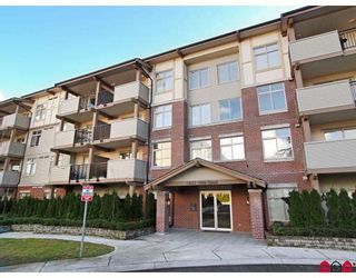 Photo 1: 203 10088 148TH Street in Surrey: Guildford Condo for sale in "BLOOMSBURY COURT" (North Surrey)  : MLS®# F2901983