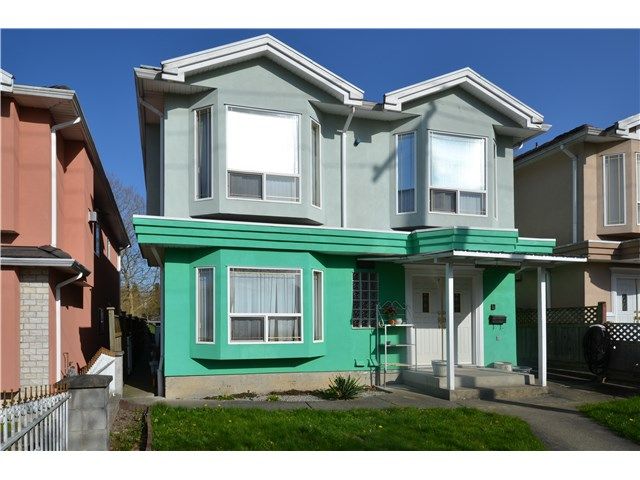 Photo 1: Photos: 4488 GLADSTONE ST in Vancouver: Victoria VE House for sale (Vancouver East)  : MLS®# V1134157