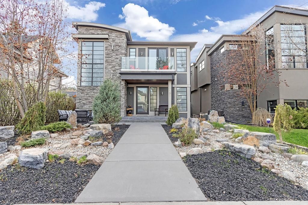 Main Photo: 127 35 Street NW in Calgary: Parkdale Detached for sale : MLS®# A2121633