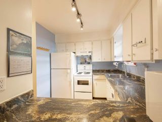 Photo 16: 2437 W 6TH Avenue in Vancouver: Kitsilano Townhouse for sale (Vancouver West)  : MLS®# R2484664