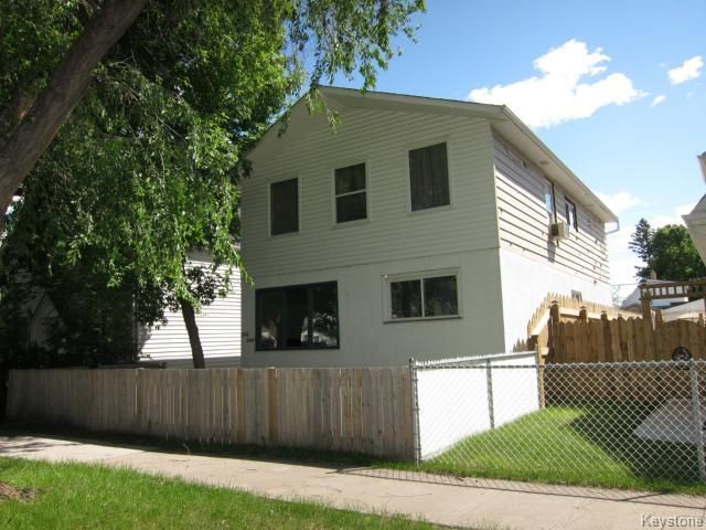 Main Photo: 934 Manitoba Avenue in WINNIPEG: North End Residential for sale (North West Winnipeg)  : MLS®# 1416163