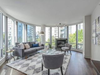Photo 15: 406 590 NICOLA STREET in Vancouver: Coal Harbour Condo for sale (Vancouver West)  : MLS®# R2302772