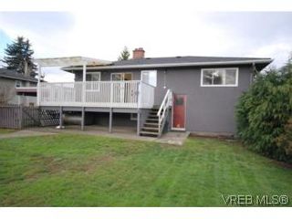 Photo 17: 593 Agnes St in VICTORIA: SW Glanford House for sale (Saanich West)  : MLS®# 491023