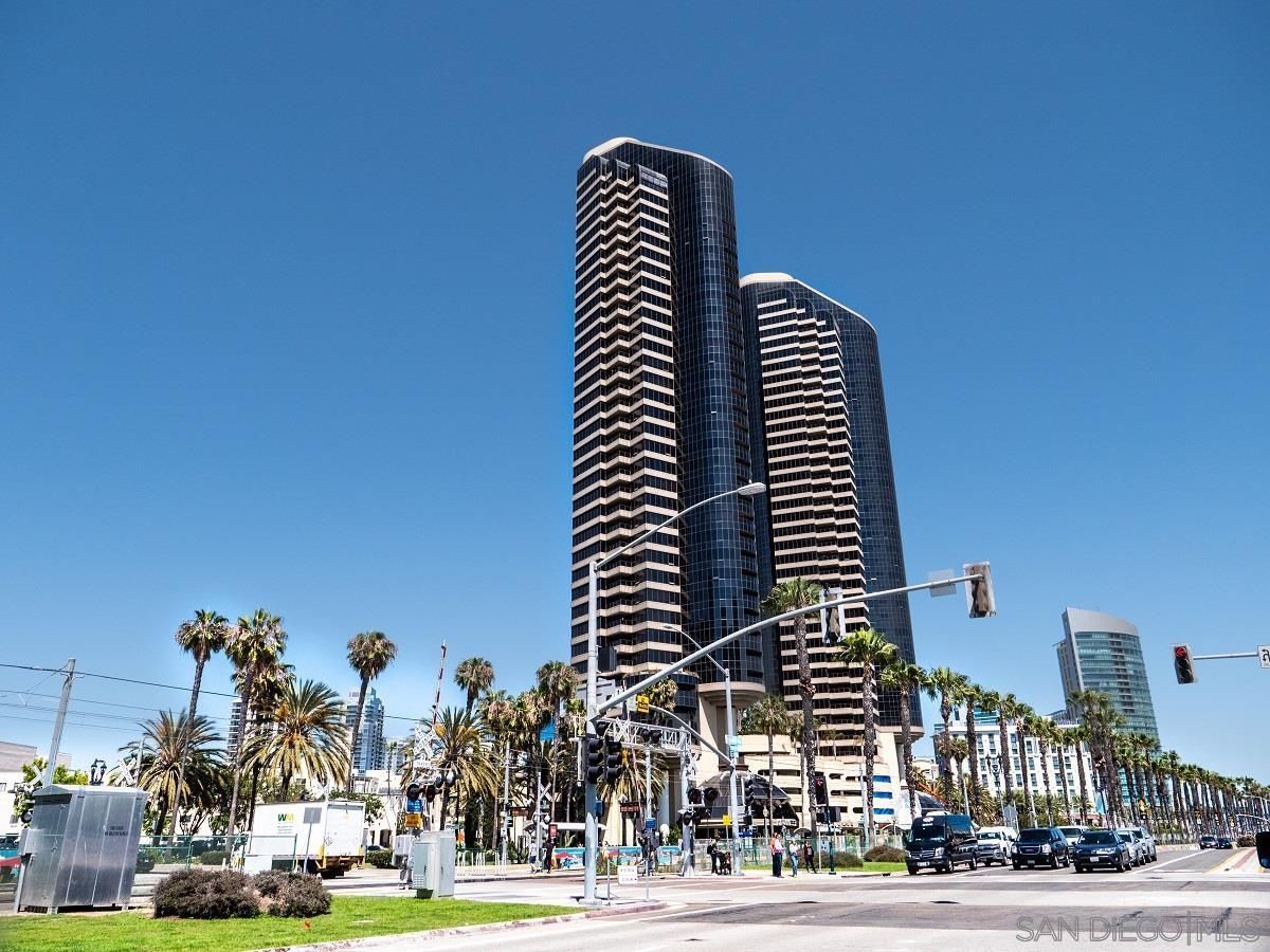 Main Photo: DOWNTOWN Condo for sale : 3 bedrooms : 100 Harbor Drive #3305/3306 in San Diego