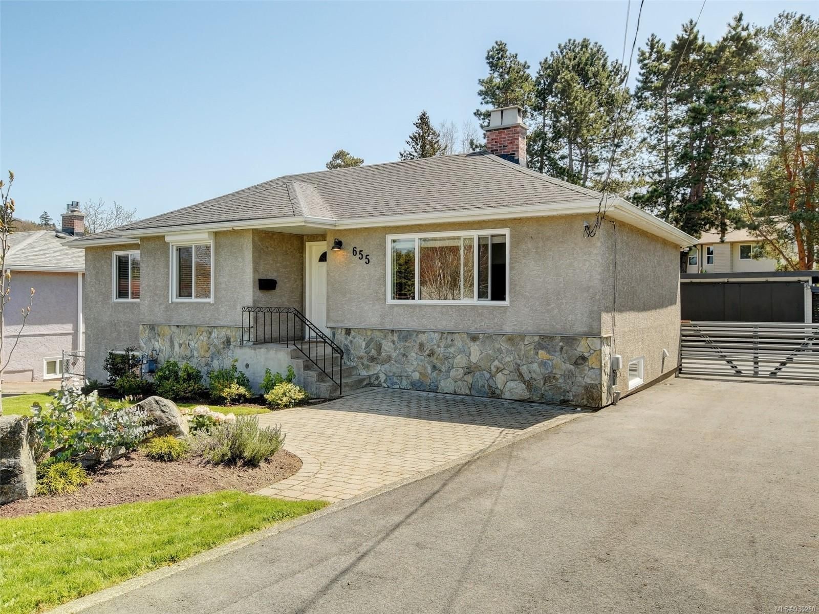Main Photo: 655 Baxter Ave in Saanich: SW Glanford House for sale (Saanich West)  : MLS®# 930260