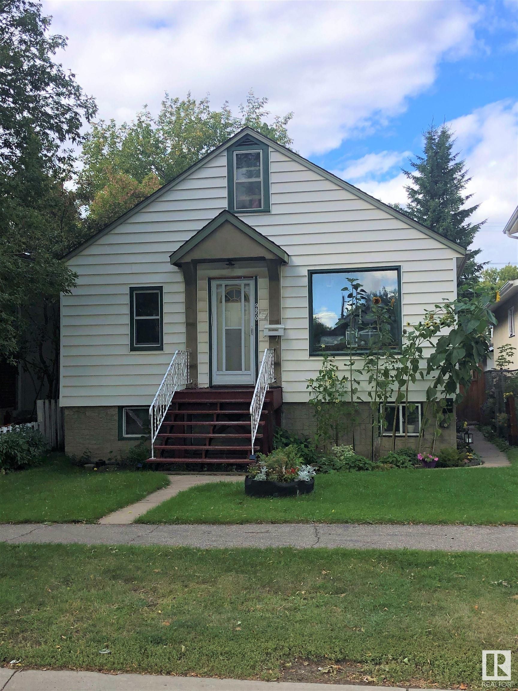 Main Photo: 9850 74 Avenue in Edmonton: Zone 17 House for sale : MLS®# E4289723