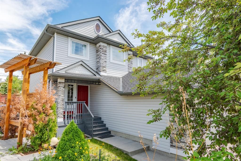 Main Photo: 120 TUSCANY RIDGE View NW in Calgary: Tuscany Detached for sale : MLS®# A1116822