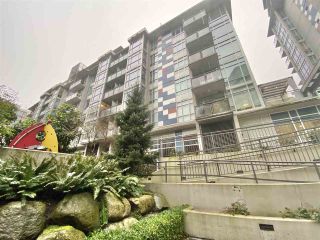 Photo 1: 303 89 W 2ND Avenue in Vancouver: False Creek Condo for sale in "Pinnacle Living False Creek" (Vancouver West)  : MLS®# R2551941