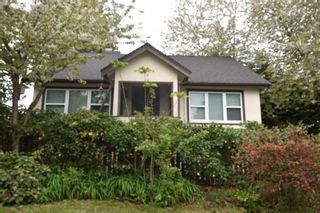 Photo 1: 403 SHERBROOKE Street in New Westminster: The Heights NW House for sale in "THE HEIGHTS" : MLS®# R2696754