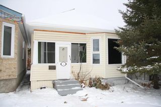 Photo 1: 246 Parkview Street in Winnipeg: St James Residential for sale (5E)  : MLS®# 202228196
