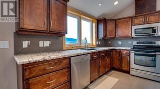 Photo 9: 464 Mountain Drive Okanagan North: Vernon Real Estate Listing: MLS®# 10280947