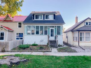 Photo 1: Ready to flip in Scotia Heights in Winnipeg: 4D House for sale (Scotia Heights)  : MLS®# 202223618