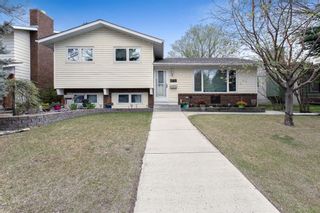 Main Photo: 560 Queensland Circle SE in Calgary: Queensland Detached for sale : MLS®# A1220026