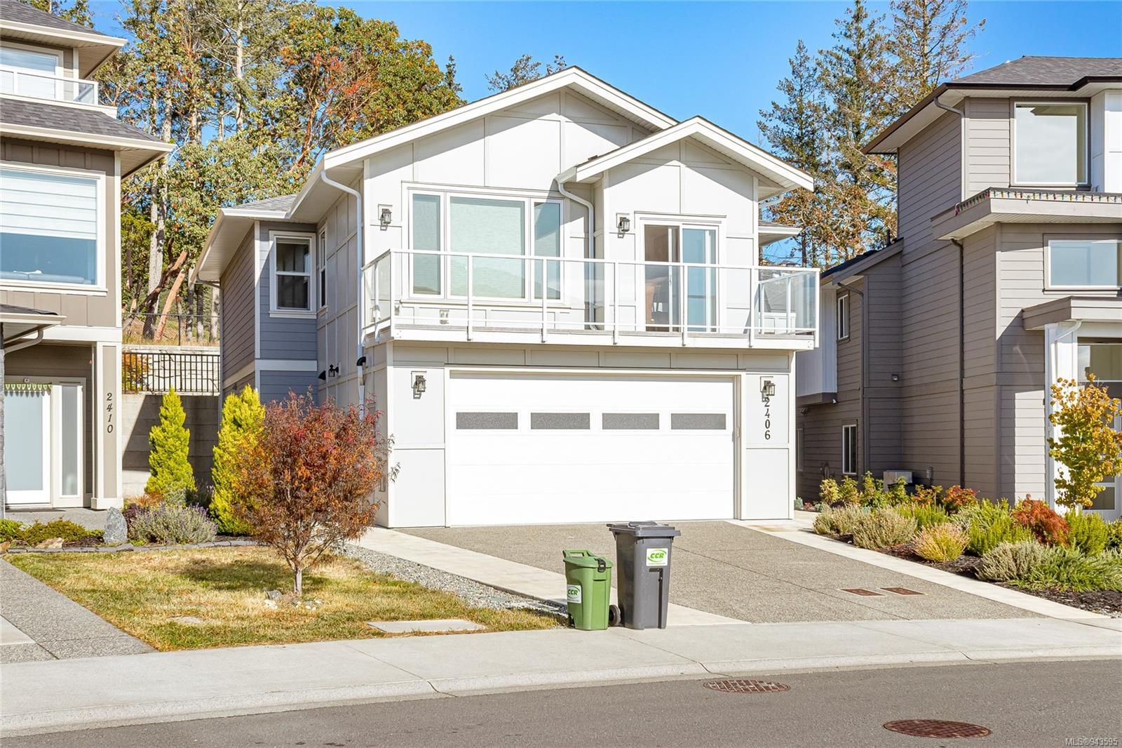 Main Photo: 2406 Azurite Cres in Langford: La Bear Mountain House for sale : MLS®# 943595
