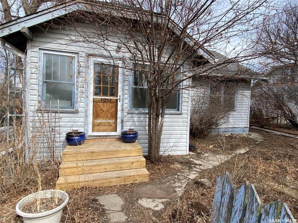 Main Photo: 780 Saskatchewan Avenue in Milden: Residential for sale : MLS®# SK924430
