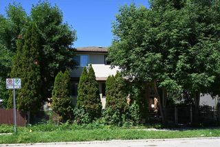 Photo 2: 372 Agnes Street in Winnipeg: Residential for sale (5A)  : MLS®# 202218075