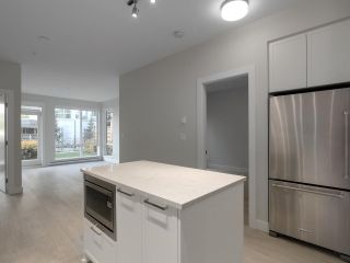 Photo 14: 111 1728 GILMORE AVENUE in Burnaby: Willingdon Heights Condo for sale (Burnaby North)  : MLS®# R2401303
