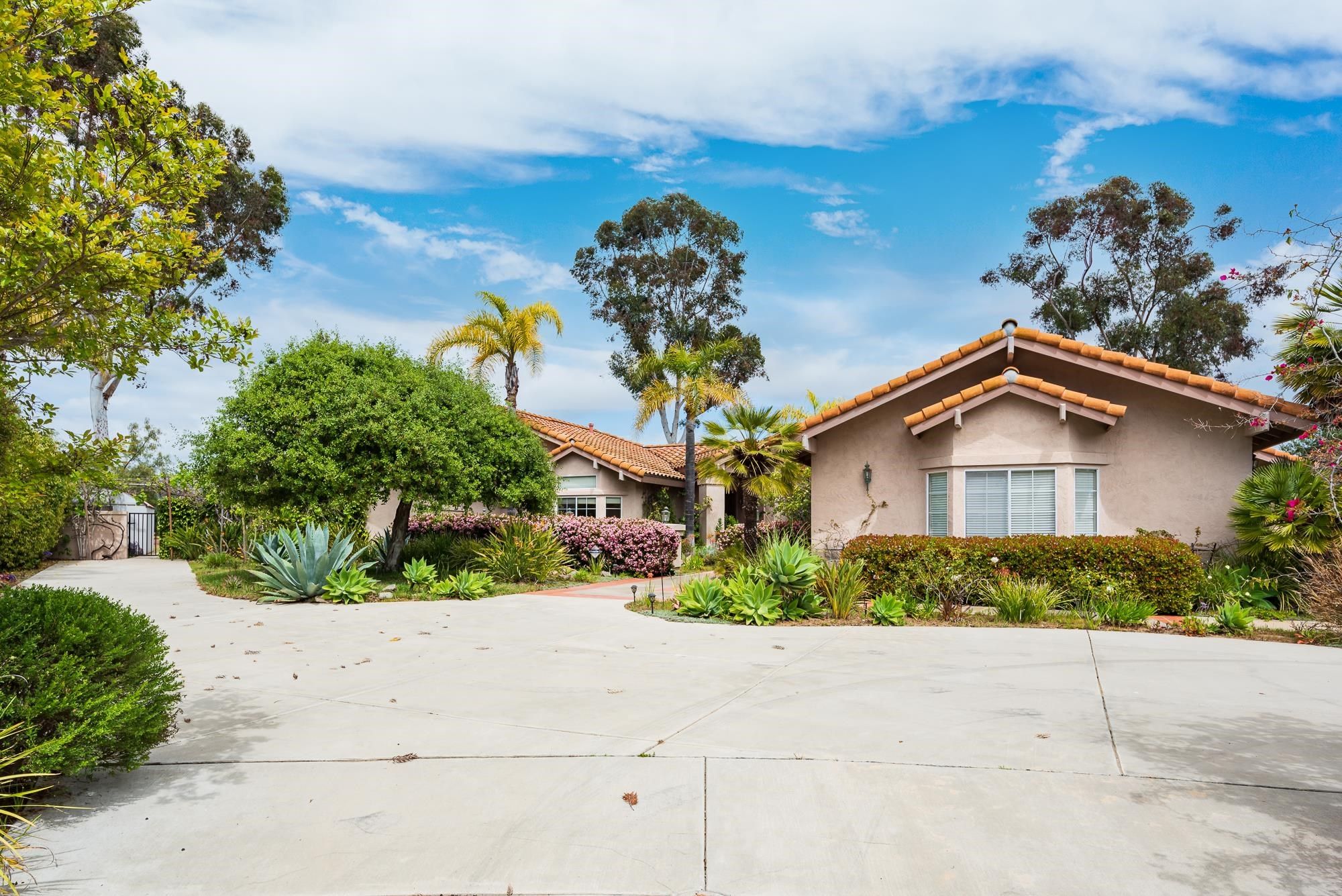 Main Photo: POWAY House for sale : 4 bedrooms : 15865 Bromegrass Ct