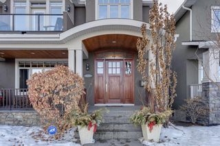 Main Photo: 2233 8 Avenue SE in Calgary: Inglewood Detached for sale : MLS®# A2021306