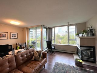 Photo 2: 610 1383 MARINASIDE Crescent in Vancouver: Yaletown Condo for sale in "The Columbus" (Vancouver West)  : MLS®# R2689977