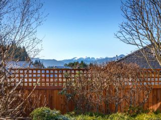 Photo 8: 2413 Stirling Cres in COURTENAY: CV Courtenay East House for sale (Comox Valley)  : MLS®# 804446