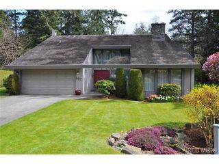 Photo 1: 997 Amblewood Court in : SE Sunnymead House for sale (Saanich East)  : MLS®# 292067