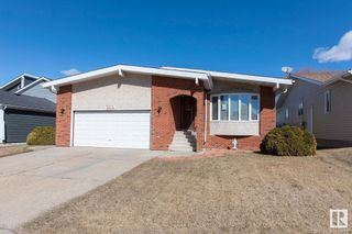 Photo 2: 2212 133A Avenue in Edmonton: Zone 35 House for sale : MLS®# E4382010
