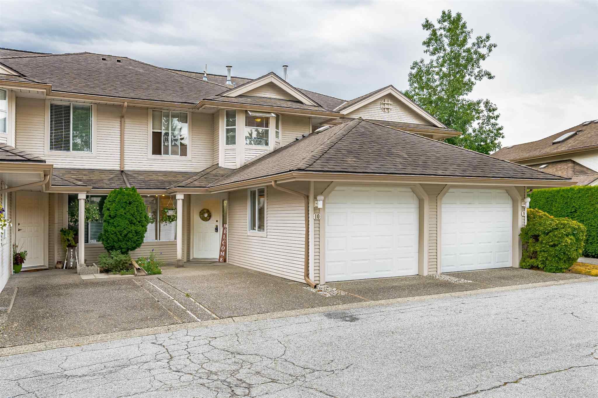 Main Photo: 10 9045 WALNUT GROVE Drive in Langley: Walnut Grove Townhouse for sale in "BRIDLEWOODS" : MLS®# R2606404
