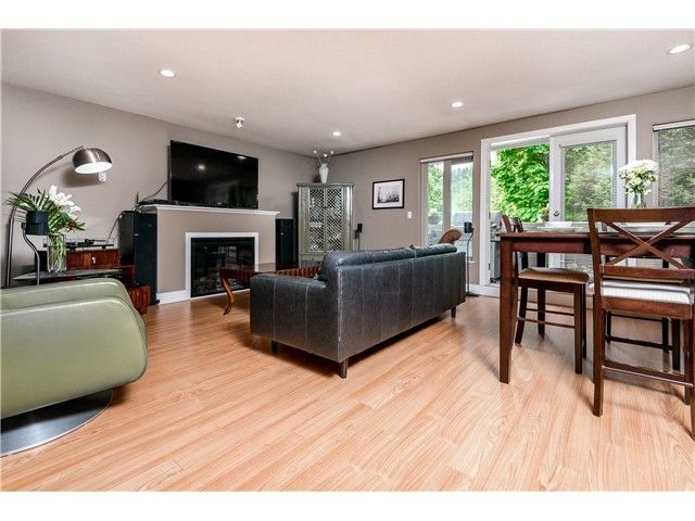 Photo 7: Photos: # 3 2006 CLARKE ST in Port Moody: Port Moody Centre Condo for sale : MLS®# V1123359