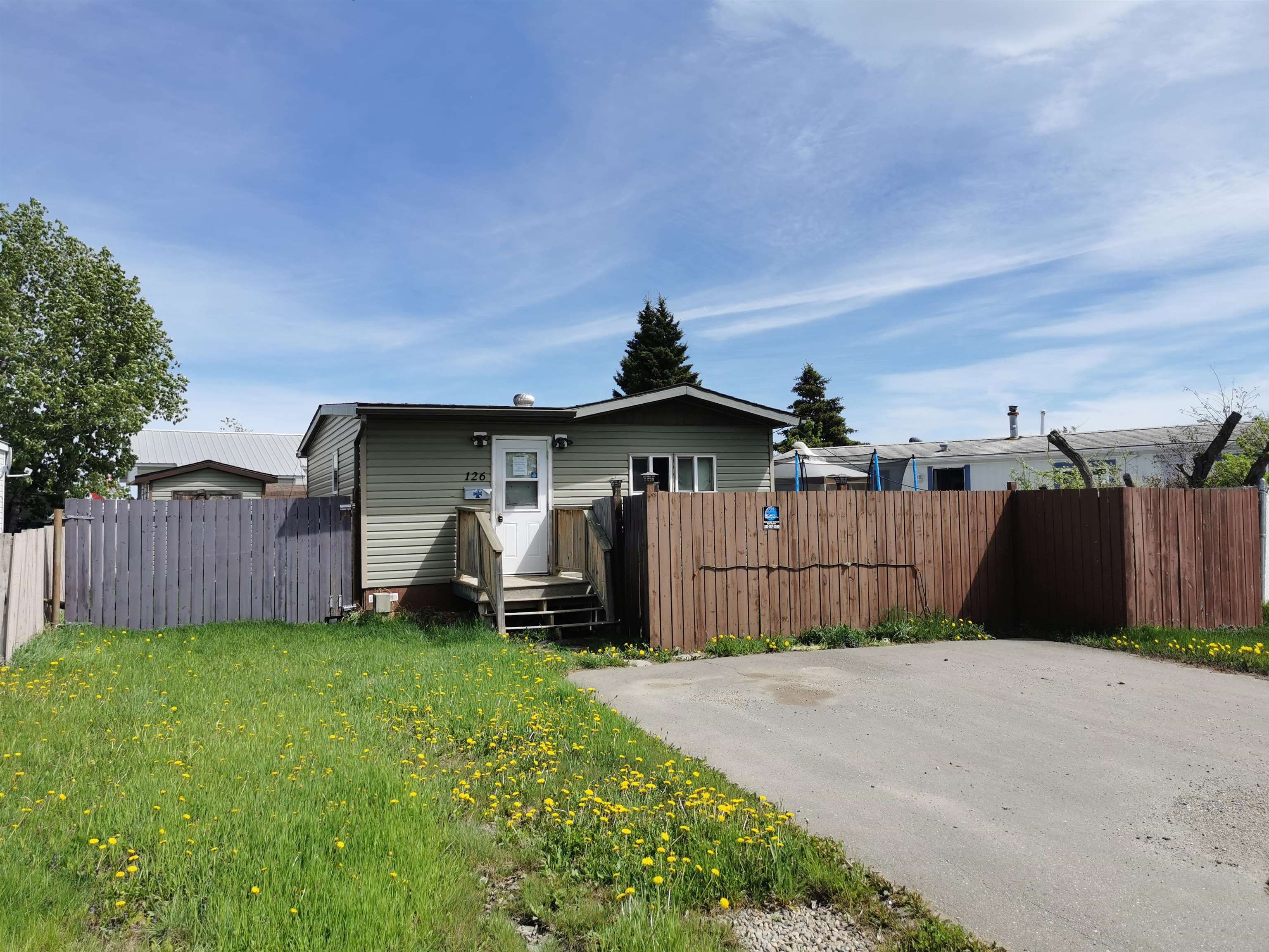 Main Photo: 126 8420 ALASKA Road in Fort St. John: Fort St. John - City SE Manufactured Home for sale in "PEACE COUNTRY MOBILE HOME PARK" (Fort St. John (Zone 60))  : MLS®# R2647517